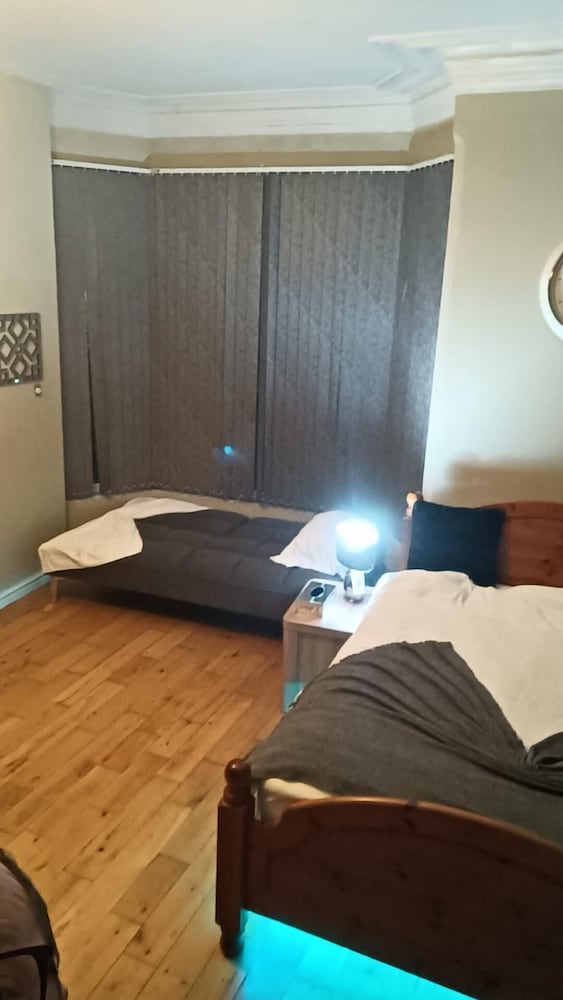Charming 1-bed Studio in Leeds view 5