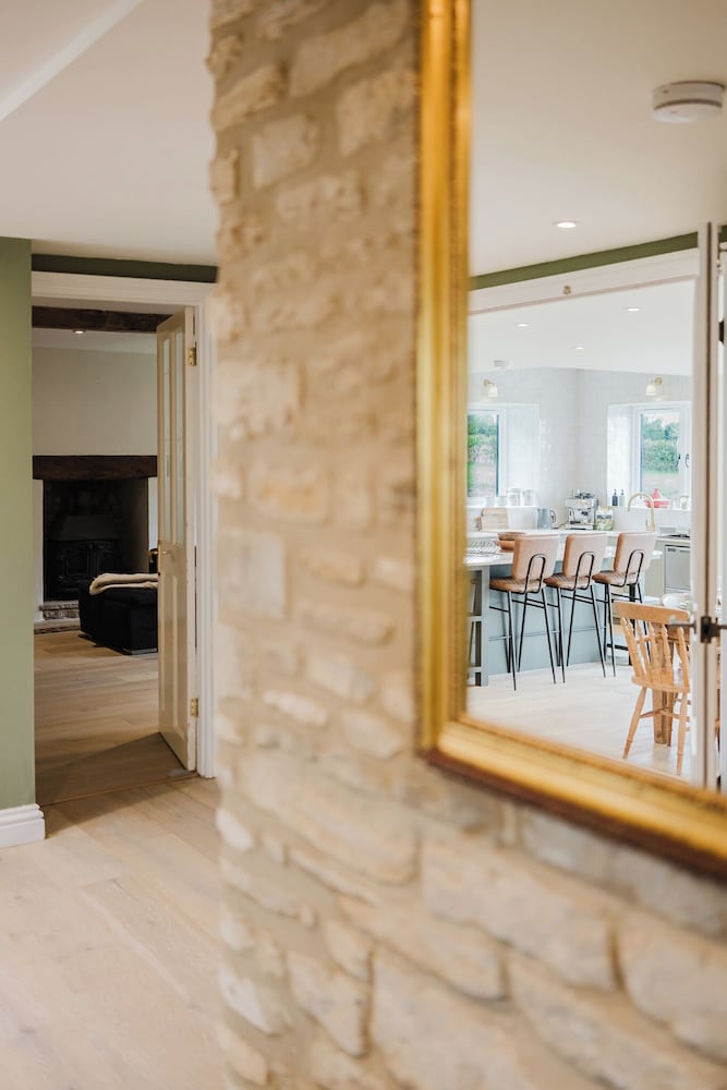 Mulberry Cottage 5BD in Wiltshire