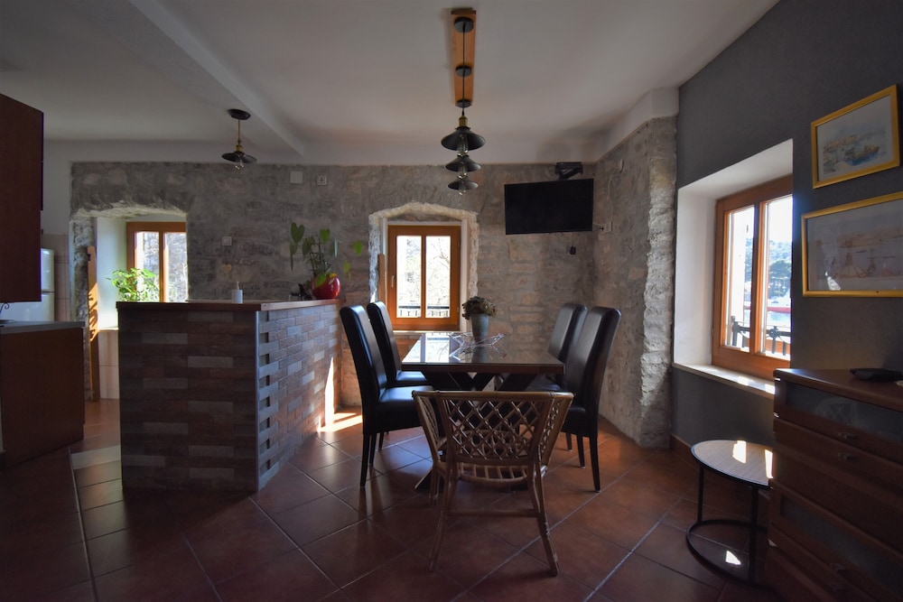 Apartments Villa Serventi