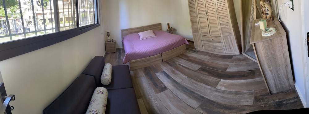 Chalet in Batrouna Park Resort, Facing the Pool, Gazon,gym,generator IS Included