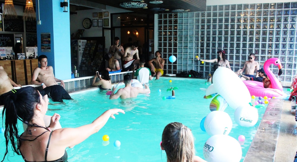 Bodega Chiang Mai Pool Party - Hostel — photo 2