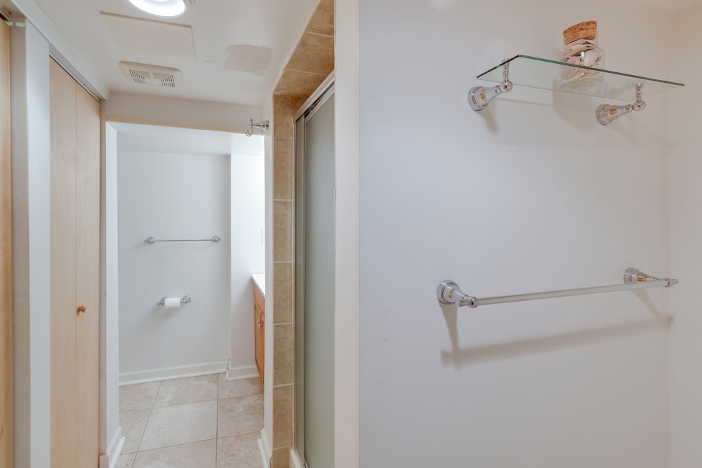 1 Mi to East Falls Station: Home w/ Office!, photo 15