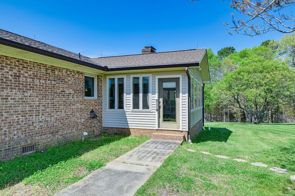 Spacious Mount Pleasant Home w/ Grill & Yard! view 2