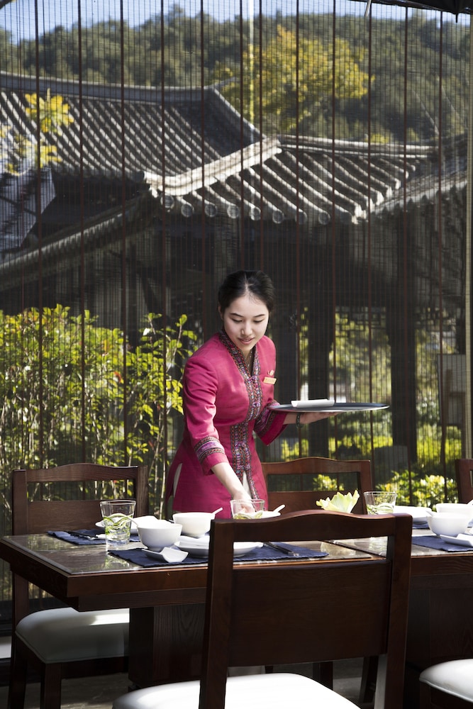 Banyan Tree Tengchong