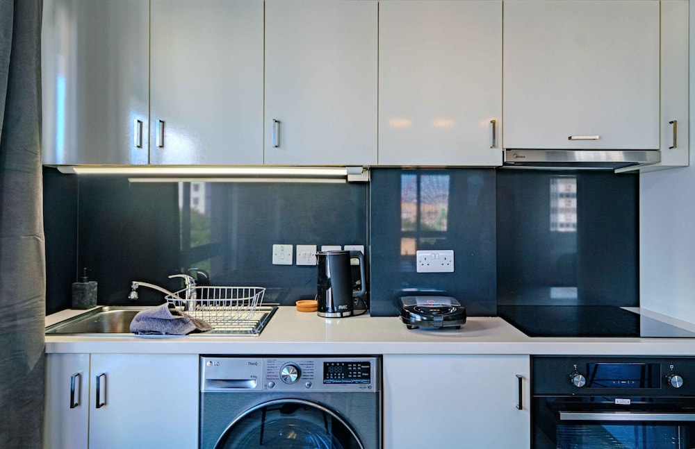 Chic City Center Stay With Stunning View