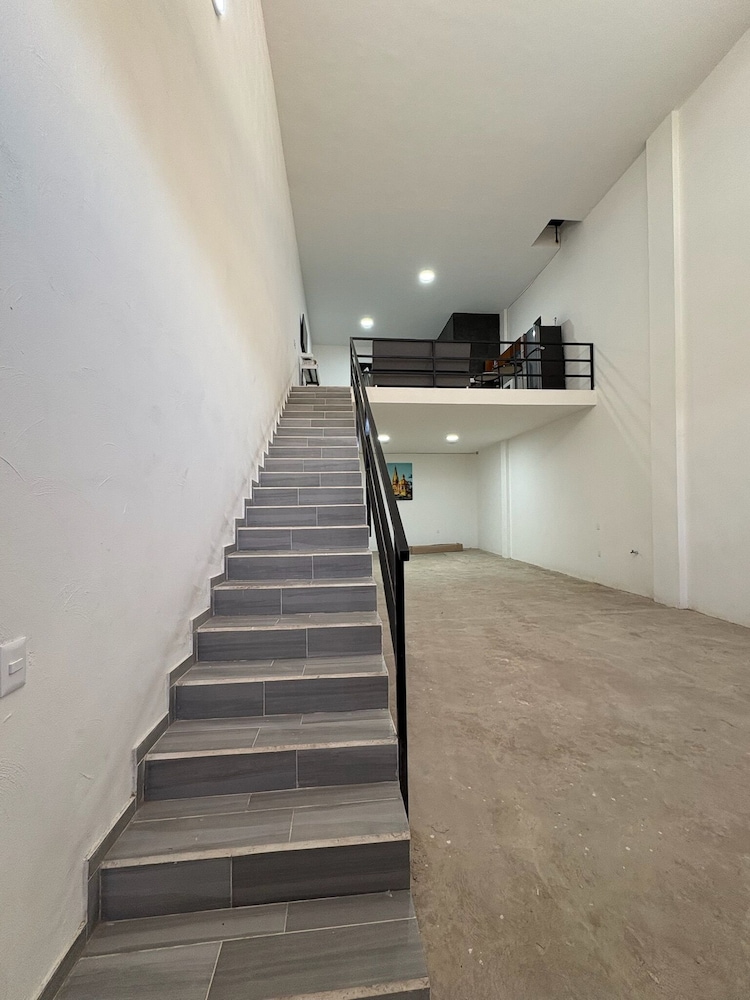 Periférico Bodega con Departamento A