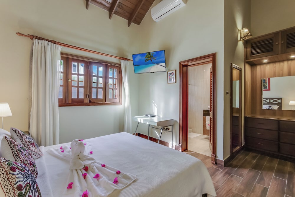 Beautiful Villa with Pool Gym and Maid view 2