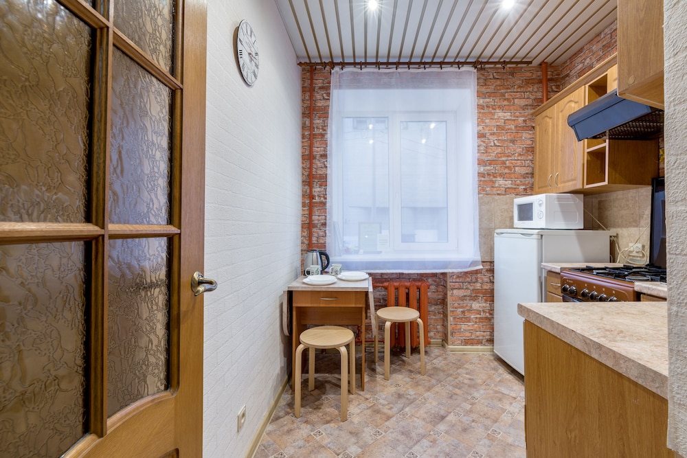 FlatHome24 on Yaroslavskiy 38