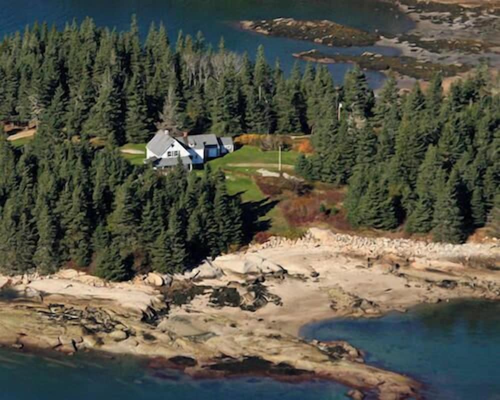 Geary House at Fifield Point