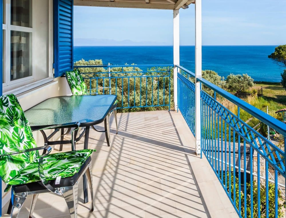 Koroni Seaview Retreat - Summer Romantic Escape photo 2