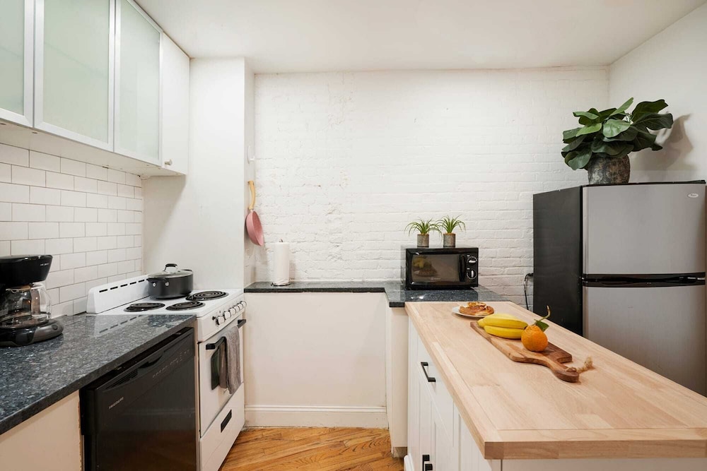 139 West Village Apt