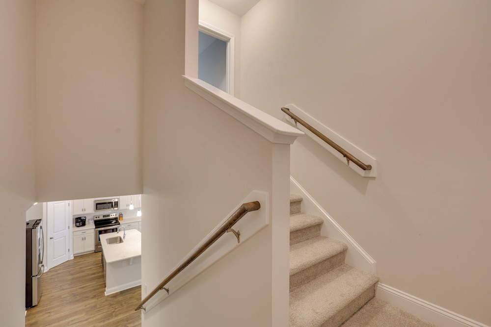 3 Mi to Golf & Waterway: Ocean Isle Beach Retreat!