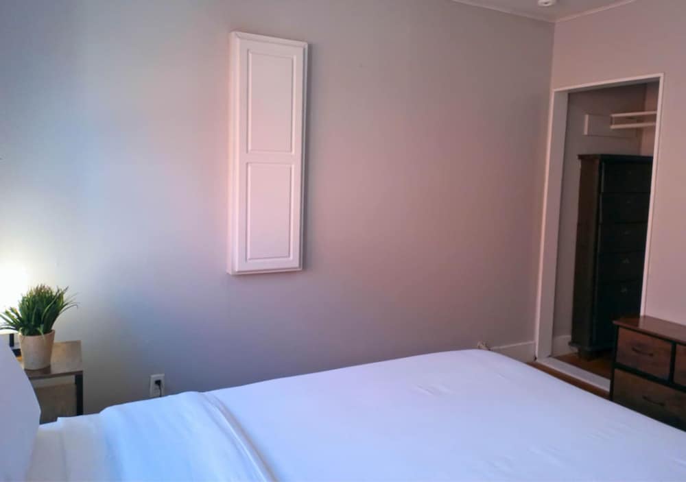 Cozy 3BR Retreat w Office