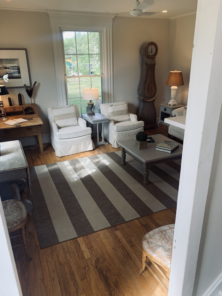 The Orchard House: Inn, Ice Cream, Cafe