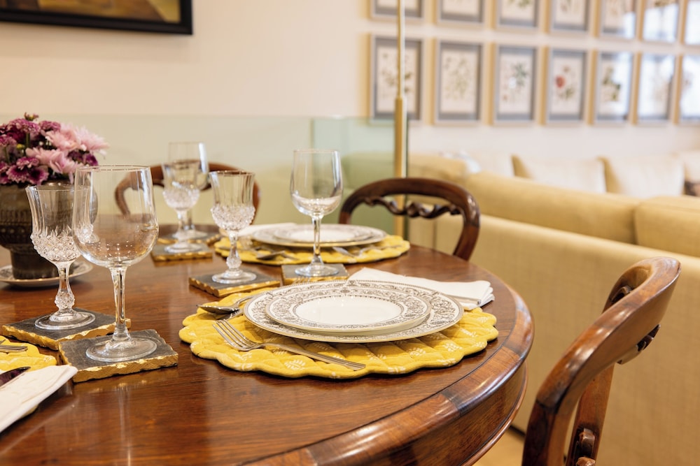 Large 3-bed 5-guest 1841 Duplex House Paddington