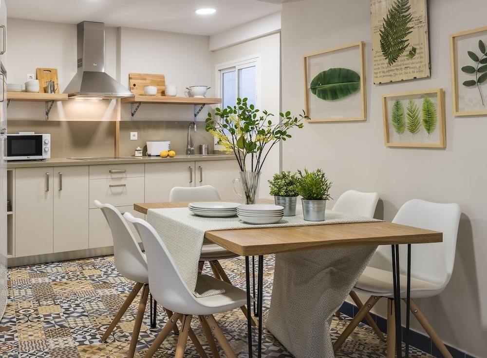 Genteel Home Picasso III