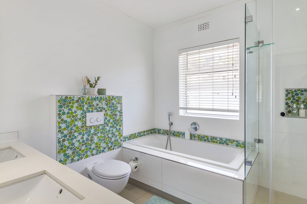 Beachfront, Private Pool, Pizza Oven, Pool Table, Fast Internet, Family Friendly
