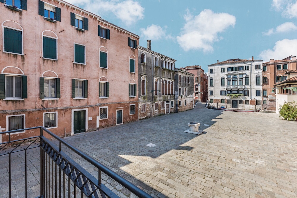 Ca' Del Monastero 1 Collection
