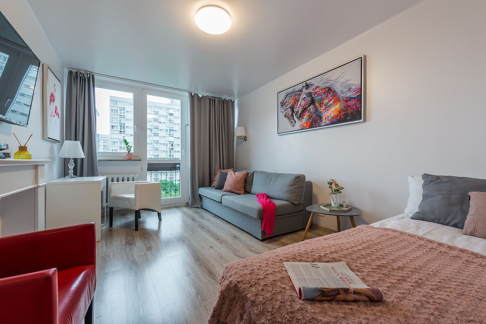 UNIT Warszawa Centrum Room by Metro Rondo ONZ