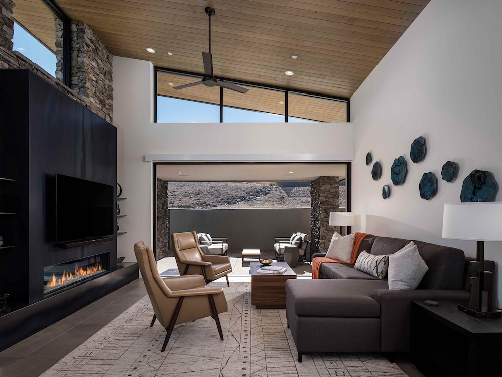 Mountain House Lodge at Sereno Canyon