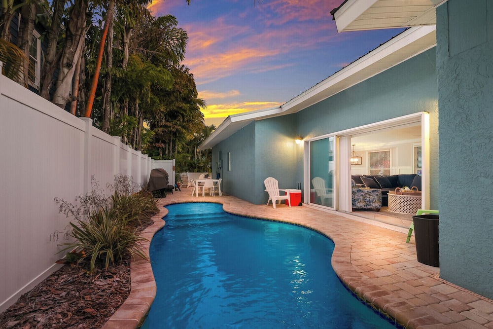 Anna Maria Island Blue Bella Bliss - Private Heated Pool