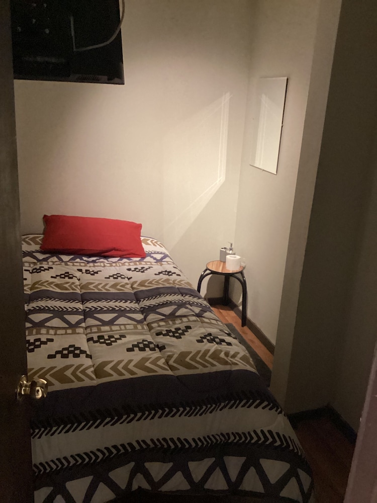 hostal low cost