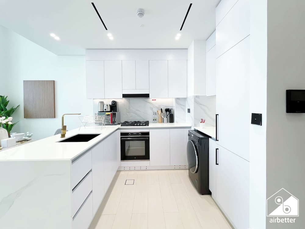 Luxury & Comfort 1B at Binghatti Amber & Balcony