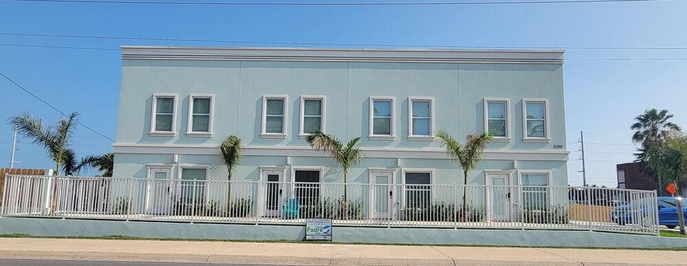 Villas De Laguna 4 3 Bedroom Townhouse