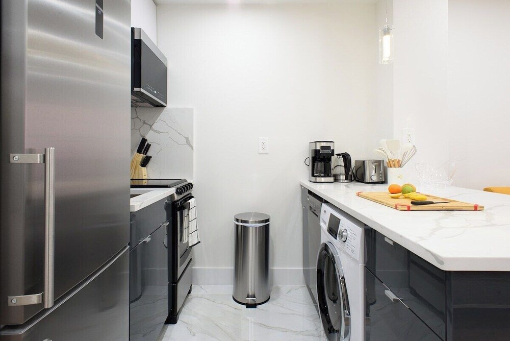 1597 New York Apt
