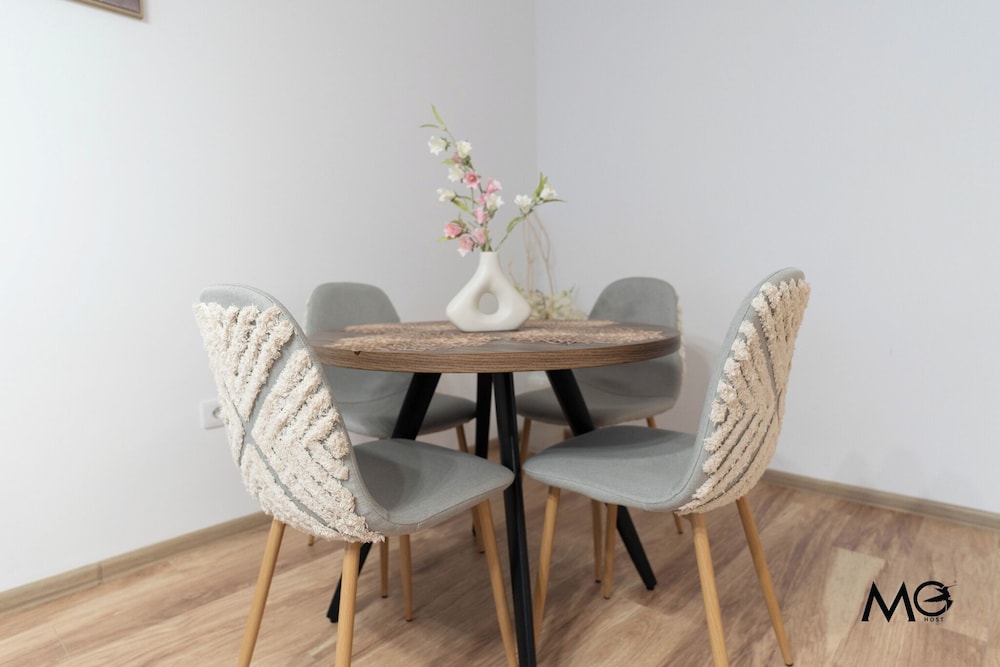 MoHost Sabina - Luxury with Balcony