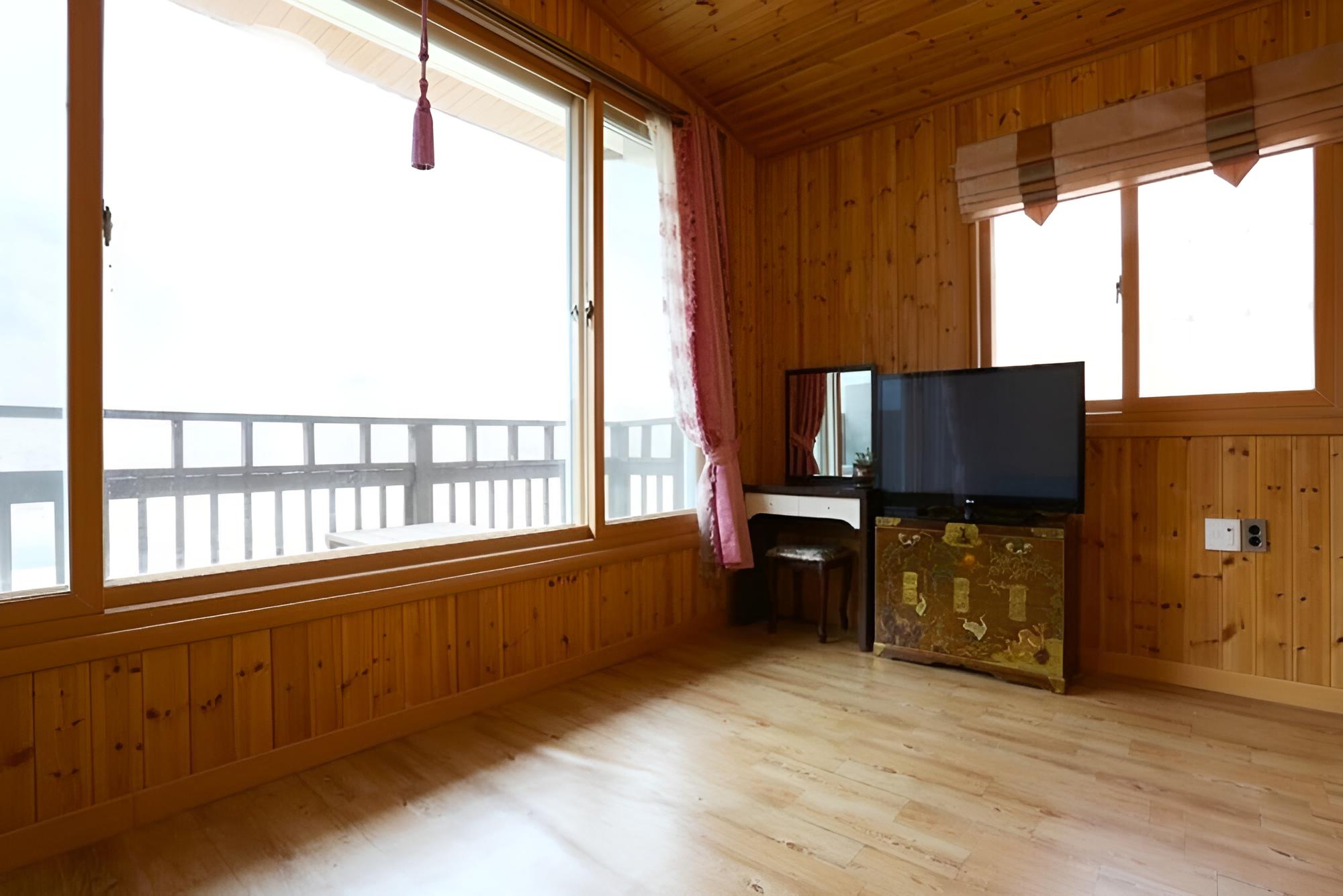 Yeongwol Dongkang Hasoel Pension view 3