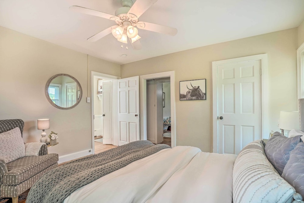 Upscale Country Home w/ Fire Pit in Taneytown! - Property Image 24