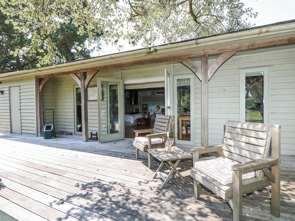 Lymington Lodge