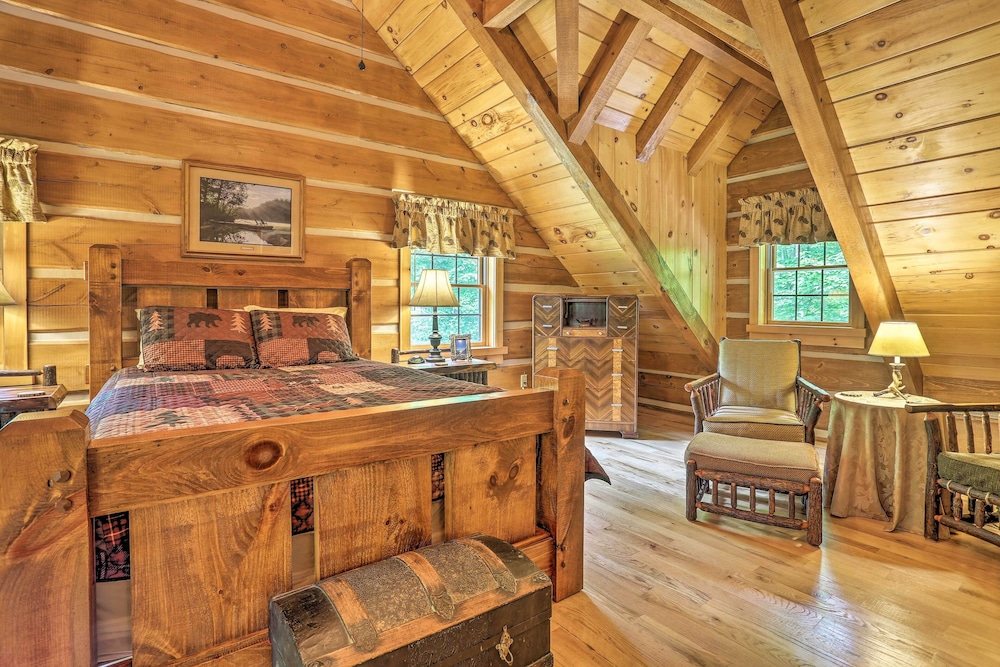 Lake Wallenpaupack Cabin w/ Shared Pool! view 5
