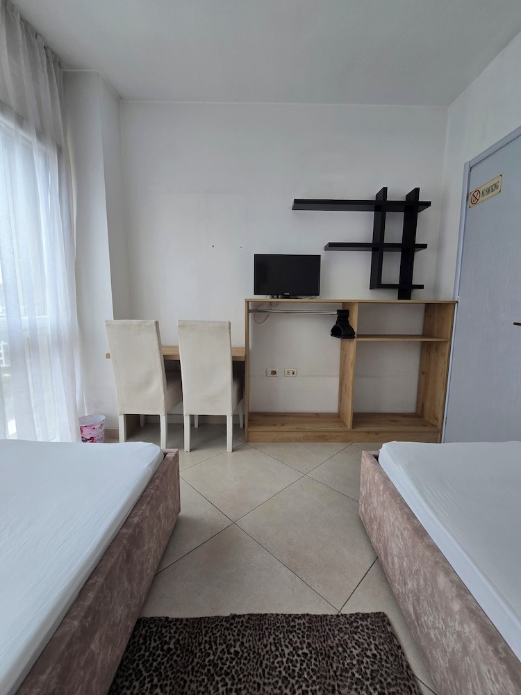 Isabel Rooms & Apartments
