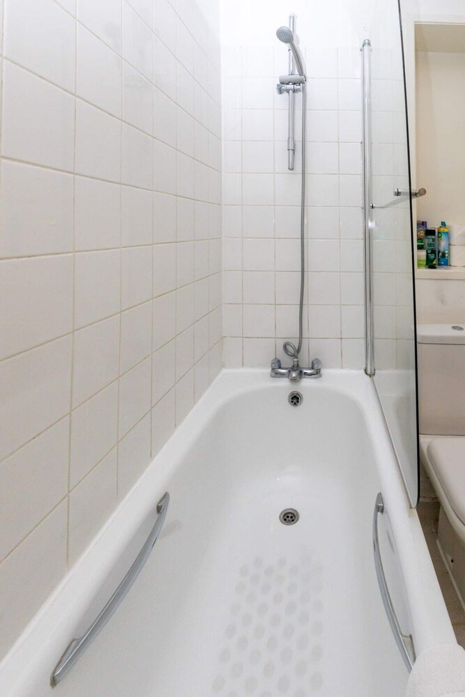 Light & Central 1BD Flat - Dalston