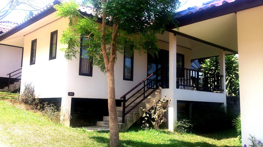 The W Villa