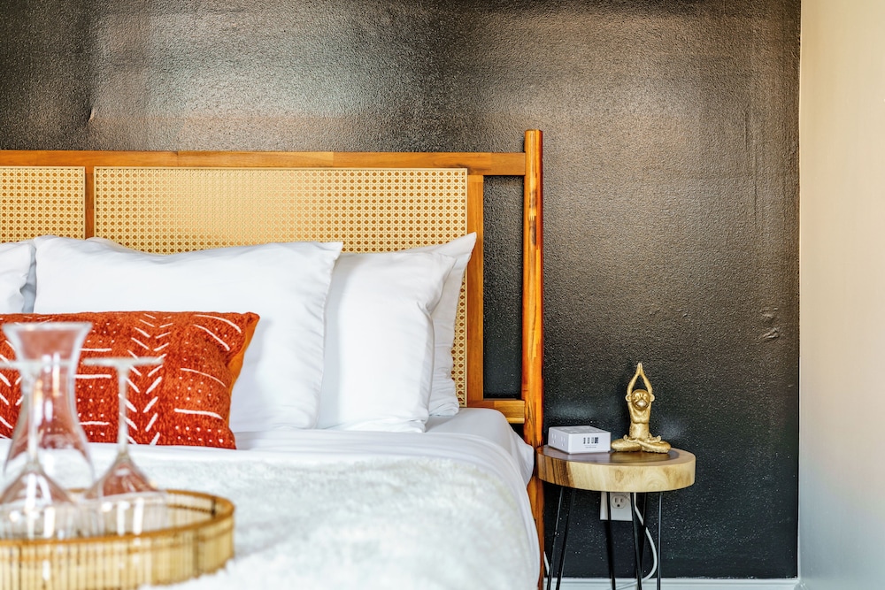 Jungle House Boutique Residences – Downtown Columbus & Short North