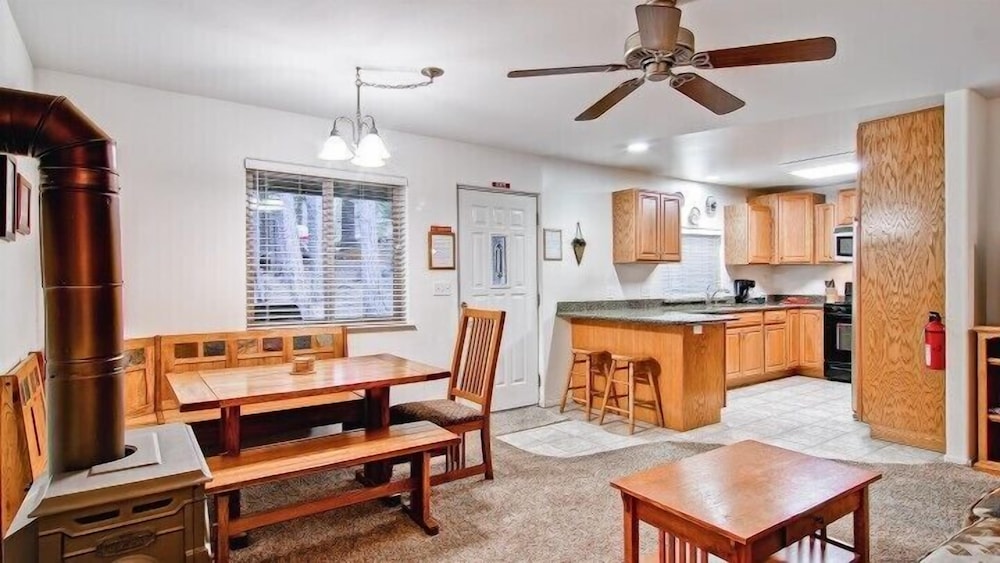 Scenic Wonders  Bear Den 5 Bedrooms view 5
