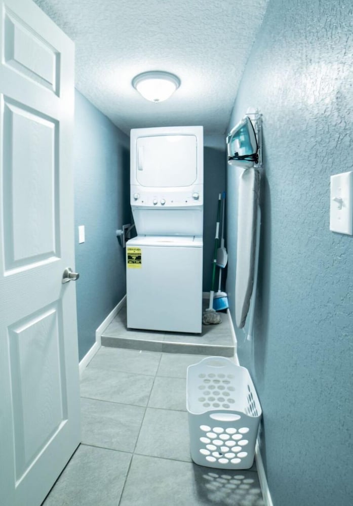 Fascinating 2BR 1BA Near Festive DT and Riverwalk view 5