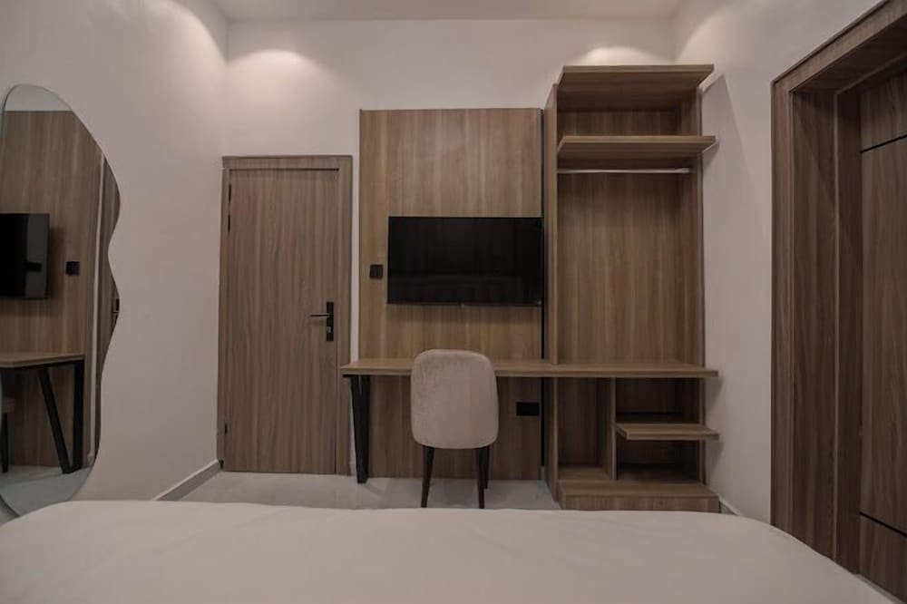 One90 Apartment