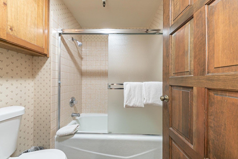 254 Bldg D 2 Bedroom Townhouse