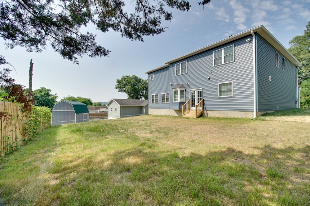 Dumfries Vacation Rental ~ 32 Mi to Washington DC! view 2