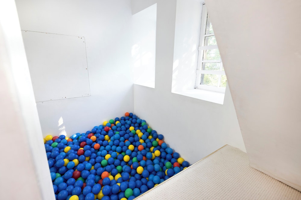 Delightful 3-bed Flat with Parking