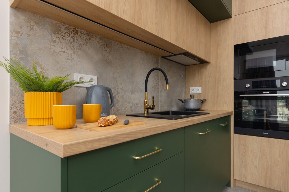 Home Factory Estate Kotsisa by Renters view 3