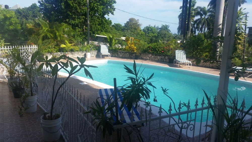 Hotel Holiday House Second floor Ste - Image 1