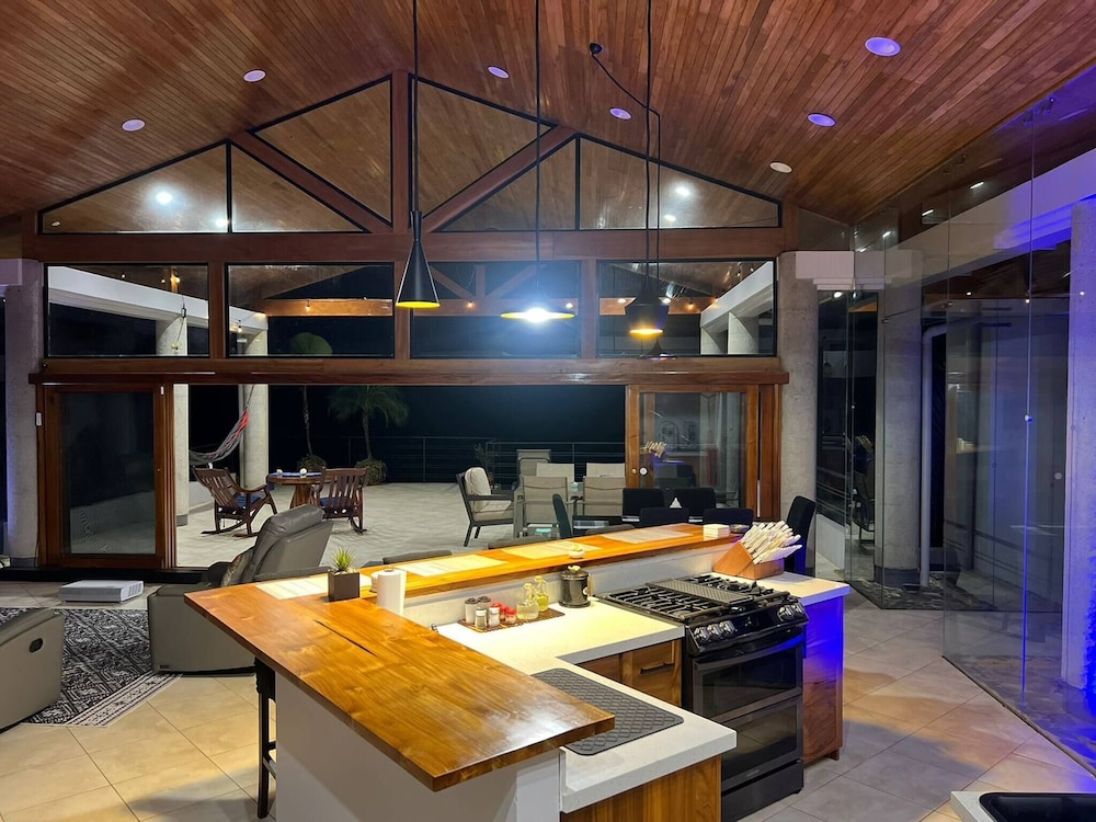 Luxurious Rainforest Retreat in Drake Bay, Osa, Costa Rica