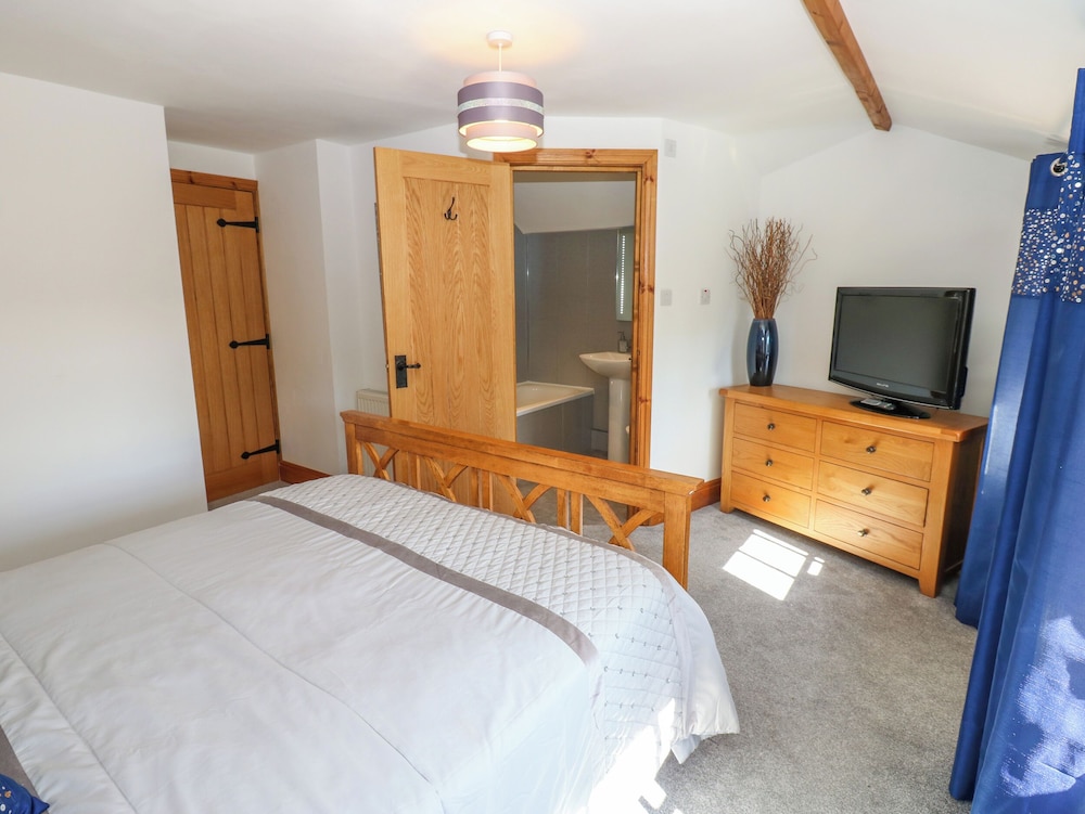 Moorhen House