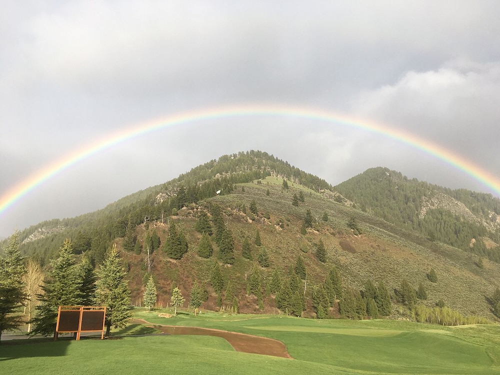 The Cabins At Snake River Sporting Club