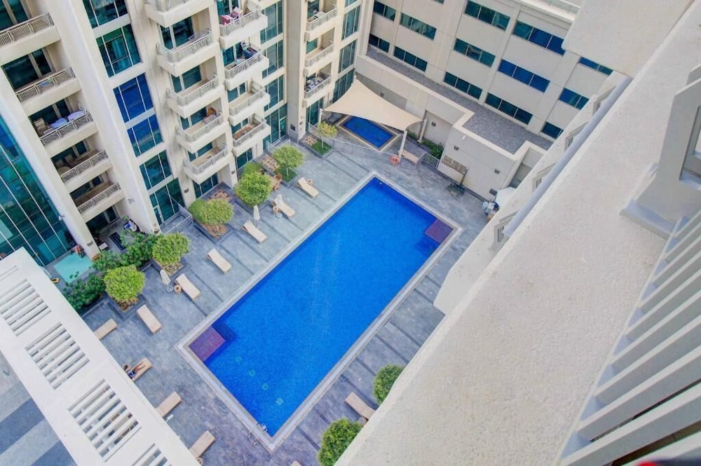 Durrani Homes - Luxurious Studio near Dubai Mall with pool view
